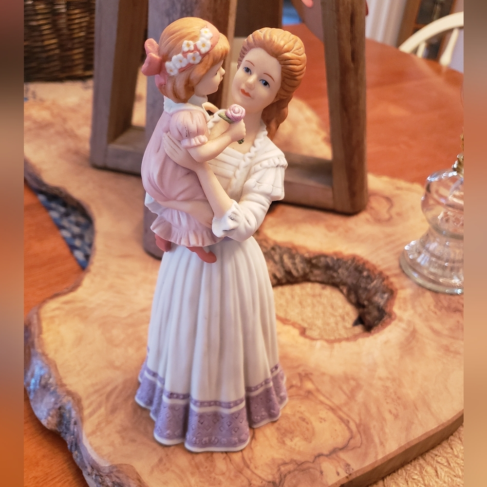 Home Interior "Mother's Joy" Figurine Vintage